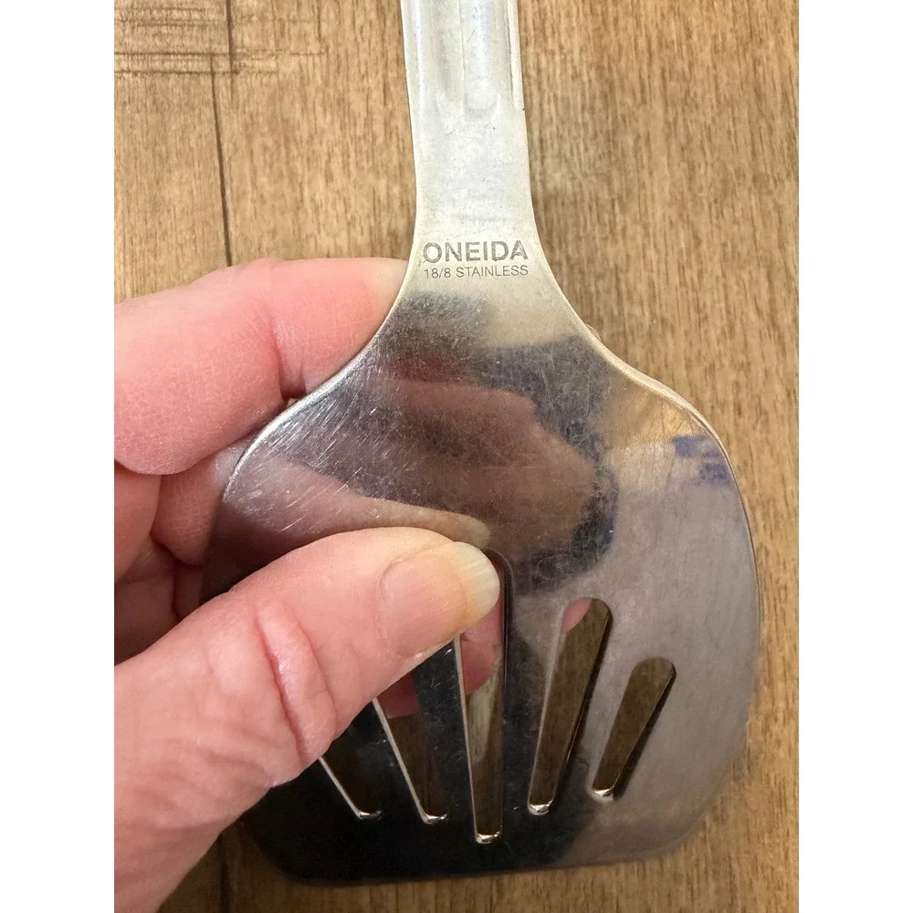 Oneida 18/8 Stainless Steel Slotted Server Spatula Fan Cutout Kitchen Tool
